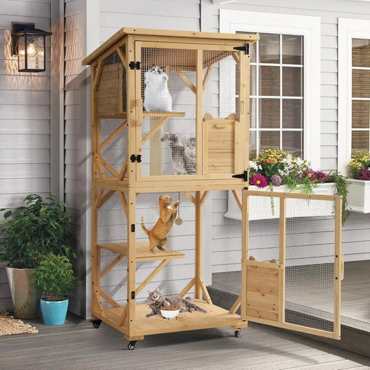 Outdoor Cat Enclosure with Scratcher